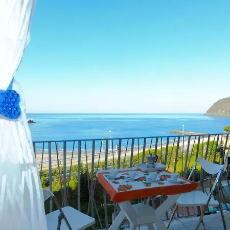 Bilocale Con Favolosa Vista Mare * Levanto
